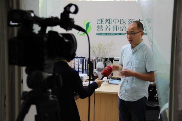 营养师培训中心_胡鹏博士采访报道三
